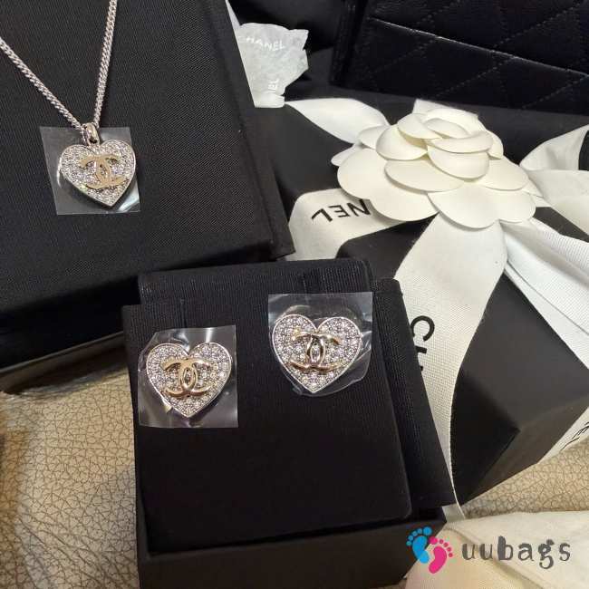 Uubags Chanel Heart CC Logo Earring - 1