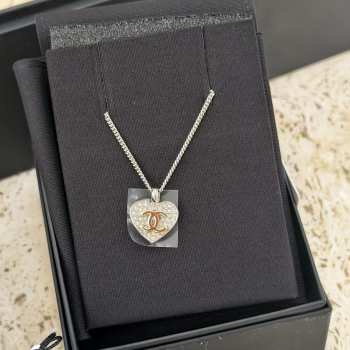 Uubags Chanel 26P heart-shaped rhinestone necklace