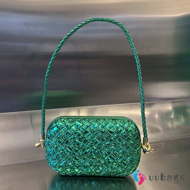 Uubags Bottega Veneta Knot-on-strap handbag in glossy green intreccio leather 19x12x5cm - 1