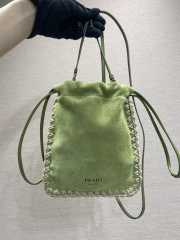 Uubags Prada suede smartphone case in agave 22x17.5cm - 3
