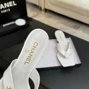 Uubags Chanel White Calfskin Leather Camellia Heel Mules 5.5cm - 3
