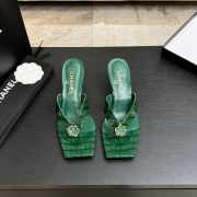 Uubags Chanel Green Patent Crocodile Leather Camellia Heel Mules 5.5cm - 2