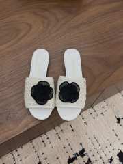 Uubags Chanel Camellia Tweed Slides In White - 1