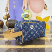 Uubags Louis Vuitton M28363 Dopp Kit Locker Bag In Blue Monogram Denim Flowers Material 23x13x12cm - 6
