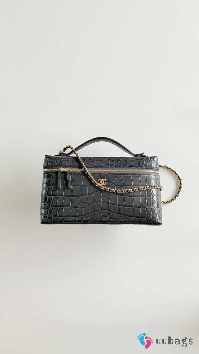 Uubags Chanel Vanity bag with shoulder strap embossed calfskin with crocodile pattern & gold-plated alloy in black 17x19.5x5cm - 1
