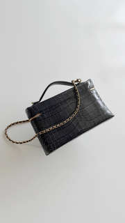 Uubags Chanel Vanity bag with shoulder strap embossed calfskin with crocodile pattern & gold-plated alloy in black 17x19.5x5cm - 2