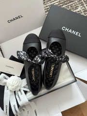 Uubags Chanel Mary Janes shoes in lambskin, grosgrain & silk, black & white  - 2