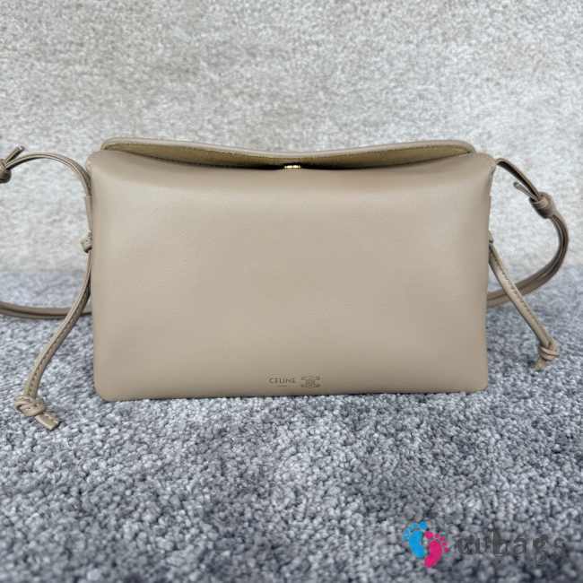 Uubags Celine Trio Flap Bag In Safari Smooth Lambskin Leather 22.5x13x3.5cm - 1