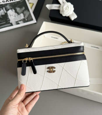 Uubags Chanel Vanity Bag With Chain In Suede Calfskin, Shiny Lambskin & Gold-Tone Metal White & Black 17x19.5x5cm