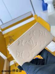 Uubags Louis Vuitton M28993 Key Pouch In Hazelnut Brown 12x7x1.5cm - 2