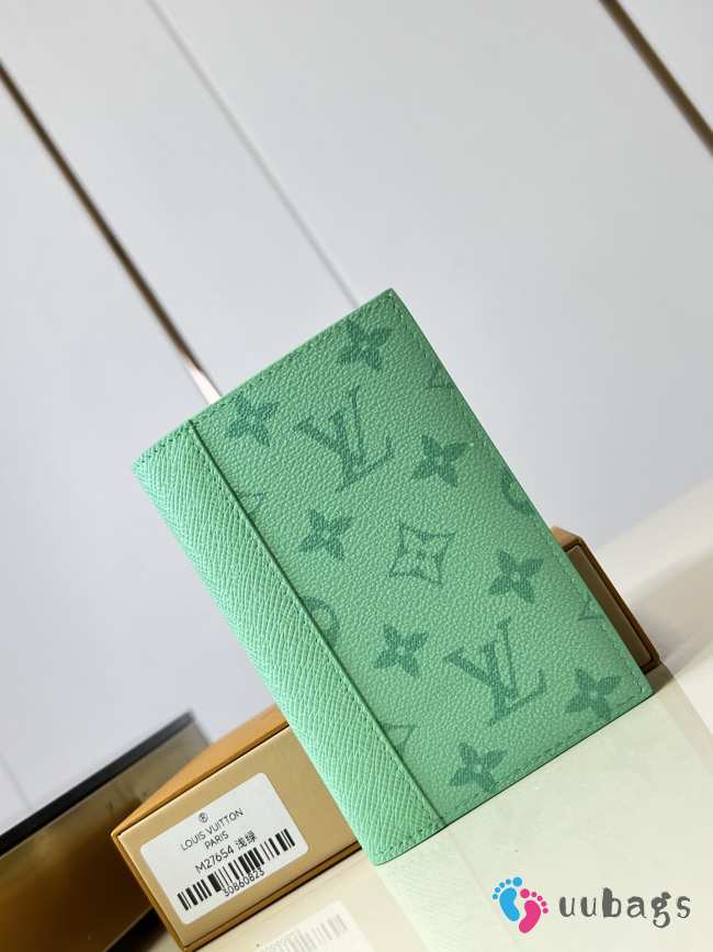 Uubags Louis Vuitton M27654 Passport Cover In Minty Green 10x14x2.5cm - 1