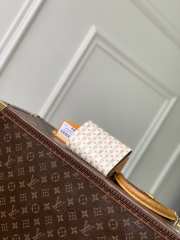 New Arrivals 2026 Louis Vuitton M29461 Victorine Wallet In LV Stamp Nude Rose 12x9.5x2.5cm - 4