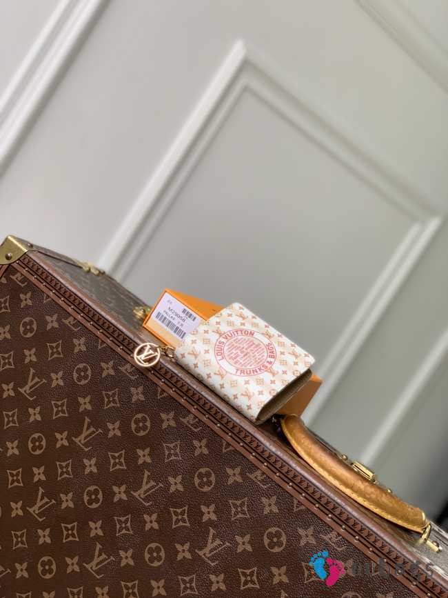 New Arrivals 2026 Louis Vuitton M29058 LV Charms Pocket Wallet In Stamp Nude Pink 9x10x2.5cm - 1