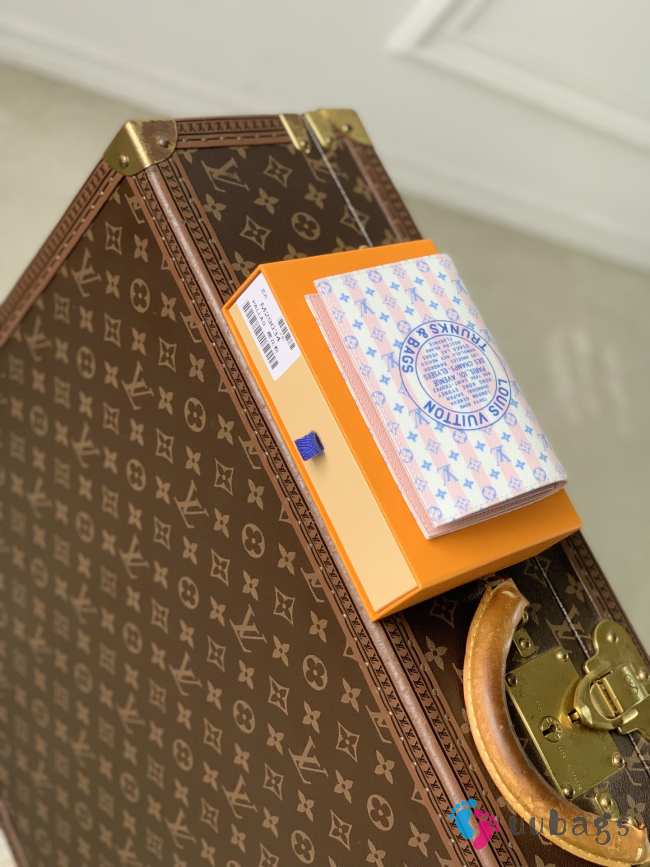 Uubags Louis Vuitton M29034 Passport Holder In Blue With LV Stamp Pattern 10x14x2.5cm - 1
