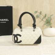 Uubags Calfskin Quilted Large Cambon Bowler White Black 12x21x9cm - 1