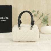 Uubags Calfskin Quilted Large Cambon Bowler White Black 12x21x9cm - 4