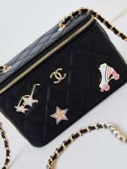 Uubags Chanel Lambskin Enamel Quilted Roller Skate Small Vanity Case With Chain Black 17cm - 5