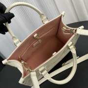 Uubags Louis Vuitton M28313 OnTheGo PM Bag In Milky White/Peach 25x19x11.5cm - 5