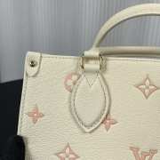 Uubags Louis Vuitton M28313 OnTheGo PM Bag In Milky White/Peach 25x19x11.5cm - 3