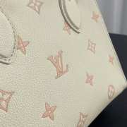 Uubags Louis Vuitton M28313 OnTheGo PM Bag In Milky White/Peach 25x19x11.5cm - 2