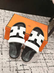 Uubags Hermes Chypre Sandal In White - 2