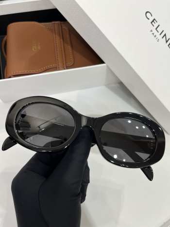 Uubags Celine Triomphe 01 sunglasses in Acetate Black