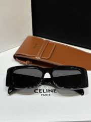 Uubags Celine Triomphe XL 01 Sunglasses in Acetate Black - 4