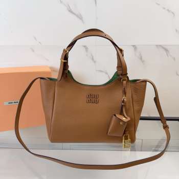 Uubags Miu Miu BA304 leather handbag crafted from caramel grained calfskin 25.5x20x13cm