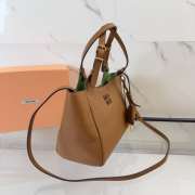 Uubags Miu Miu BA304 leather handbag crafted from caramel grained calfskin 25.5x20x13cm - 6