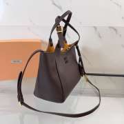 Uubags Miu Miu BA304 leather handbag crafted from dark brown grained calfskin 25.5x20x13cm - 4