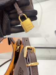 Uubags Miu Miu BA304 leather handbag crafted from dark brown grained calfskin 25.5x20x13cm - 3