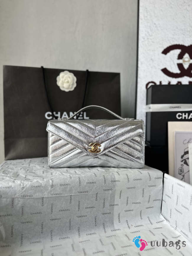 Uubags Chanel AS6044 Chevron Clutch Metallic Silver Aged Calfskin Gold Hardware 26x13x5cm - 1