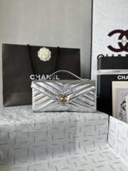 Uubags Chanel AS6044 Chevron Clutch Metallic Silver Aged Calfskin Gold Hardware 26x13x5cm - 1