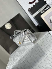 Uubags Chanel AS6044 Chevron Clutch Metallic Silver Aged Calfskin Gold Hardware 26x13x5cm - 4