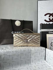 Uubags Chanel AS6044 Chevron Clutch Metallic Gold Aged Calfskin Silver Hardware 26x13x5cm - 1