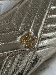 Uubags Chanel AS6044 Chevron Clutch Metallic Gold Aged Calfskin Gold Hardware 26x13x5cm - 2