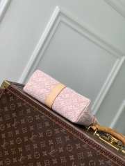 Uubags Louis Vuitton M2A382 Pochette Mia Bag In Monogram Emblème Rose Ruban 22x14.5x8cm - 4