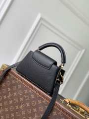 Uubags Louis Vuitton M29443 Capucines East West Mini Bag In Black 12x22x8cm - 4