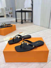 Uubags Louis Vuitton 1AK45V Gaia Flat Thong In Black  - 4