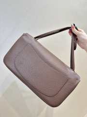 Uubags Chanel maxi flap bag calfskin with grain effect & gold metallic in dark khaki 19.5x32x10cm - 5