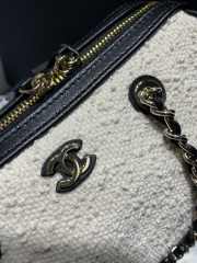 Uubags Chanel Classic Clutch With Chain Ecru Tweed & Gold-Tone Metal 11.5x18.5x11cm - 4