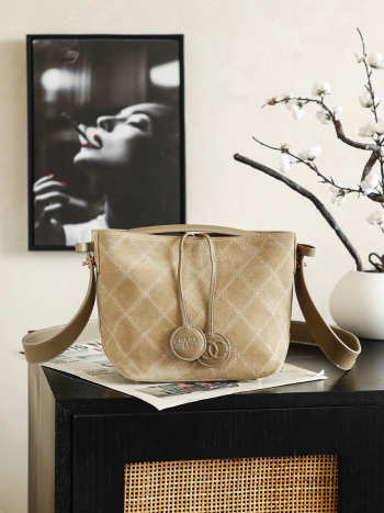 Uubags Chanel 26 Suede Drawstring Bucket Bag In Sand 20x11x8cm