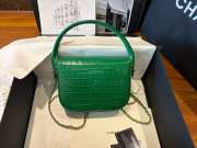 Uubags Chanel Clutch In Crocodile Embossed Calfskin & Gold-Tone Metal Green 14.5x19.5x5cm - 5