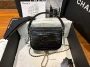 Uubags Chanel Clutch In Crocodile Embossed Calfskin & Gold-Tone Metal Black 14.5x19.5x5cm - 4