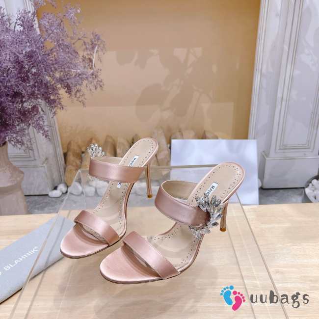Uubags Chivela Manolo Blahnik sandal in satin with jewel application light beige 9cm - 1