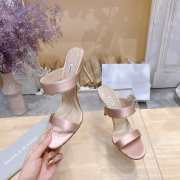 Uubags Chivela Manolo Blahnik sandal in satin with jewel application light beige 9cm - 2