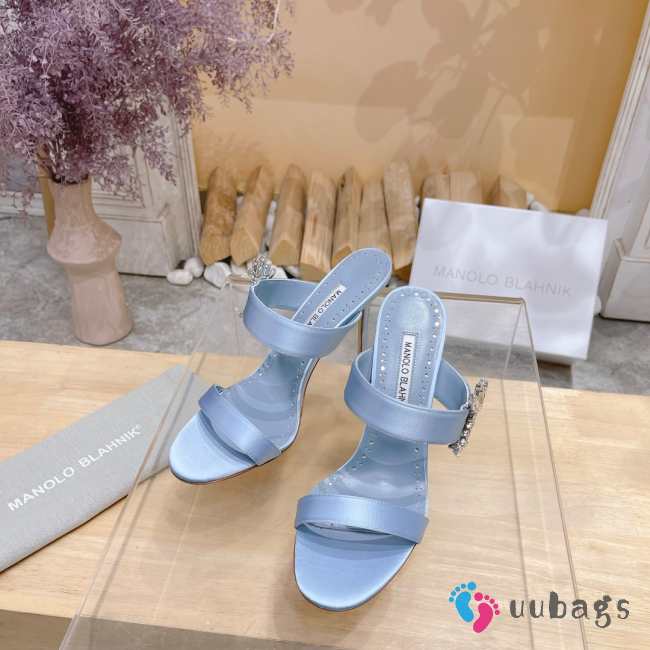 Uubags Chivela Manolo Blahnik sandal in satin with jewel application light blue 9cm - 1