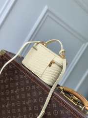 Uubags Louis Vuitton M29051 Vanity Chain Pouch In Banana Yellow Calfskin 19x11.5x6.5cm - 4