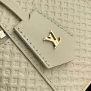 Uubags Louis Vuitton M29051 Vanity Chain Pouch In Banana Yellow Calfskin 19x11.5x6.5cm - 2