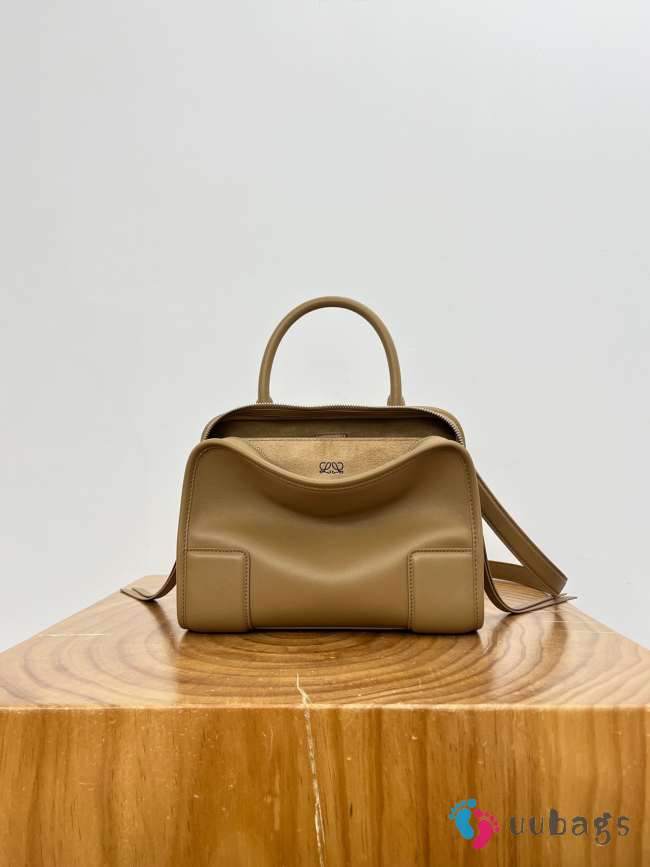 Uubags Loewe small Amazona 180 bag in suede mocha 24.5x18.5x10cm - 1